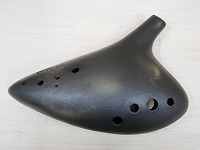 T686【中古品】(ティアーモ)オカリナ　黒陶シリーズ　C7　ソロ用　バスC管　11穴