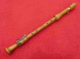 番号225【中古品】(ゼンオン)テナーリコーダー　キー付き　メイプル材